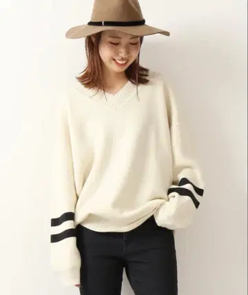 Spick and Span 스팩앤스팬 라인 V 풀오버