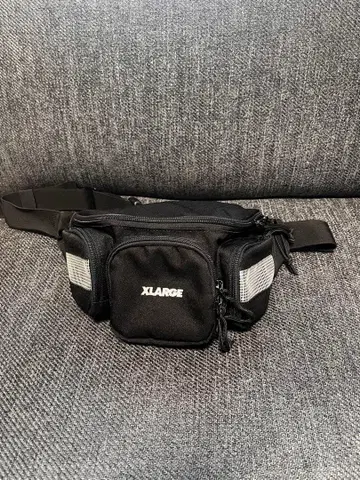 XLARGE 블랙 숄더백