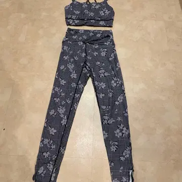 플라워 무늬 스포츠 셋업