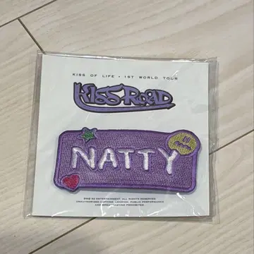 kiss of life 너티 자수 핀 배지 와펜