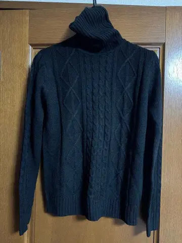 [ 새상품 미사용 ] HALHAM 블랙 케이블 니트 터틀넥