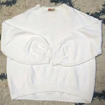 화이트 크루넥 트레이닝복