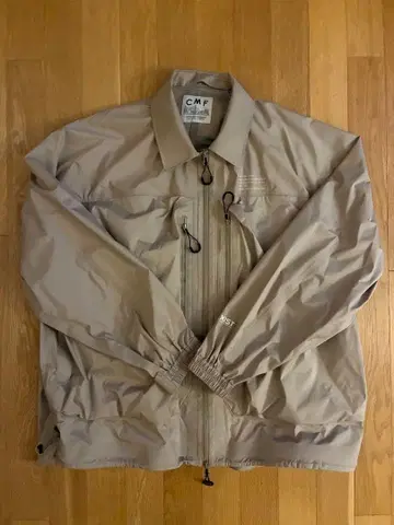 CMF 베이지 나일론 자켓