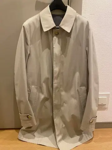 헬노 베이지 스탠다드 칼라 트렌치코트