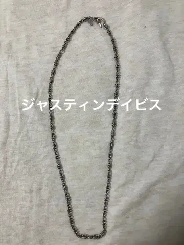 저스틴 데이비스 실버 플라워 모티브 목걸이