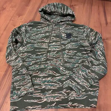 UNDEFEATED 카모 패턴 후드티 M