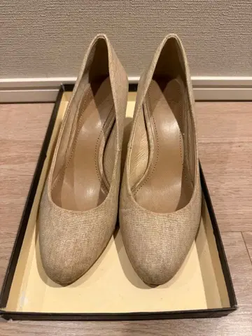 베이지 린넨풍 스틸레토 하이힐