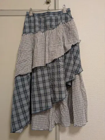 불규칙 프릴 스커트