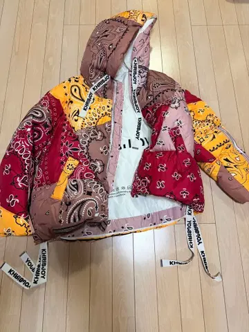 KHRISJOY 나카 리이사 반다나 패턴 다운 자켓 후드 부착