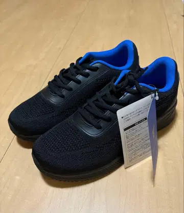 VICTAS 블랙/블루 스니커즈