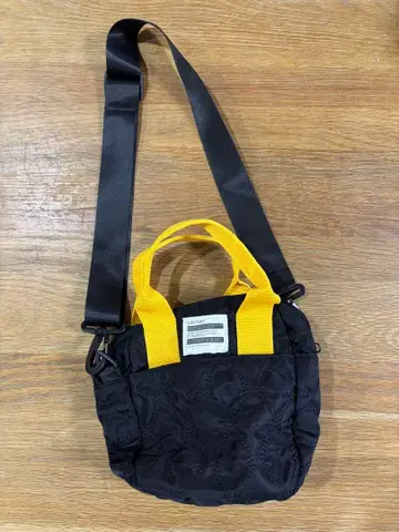 나일론 퀼팅 숄더백