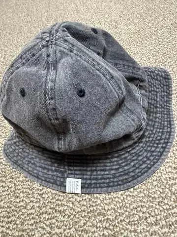 F.A.T. 그레이 버킷햇