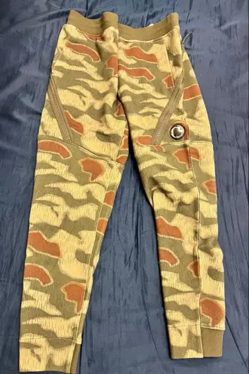 미사용 CP컴퍼니 카모플라쥬 조거 팬츠