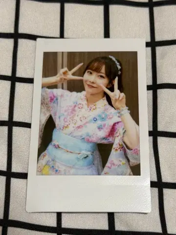 마나카 마나 프린트 폴라로이드 유카타