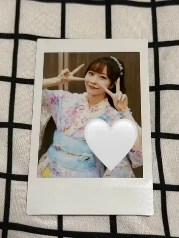 마나카 마나 프린트 폴라로이드 유카타