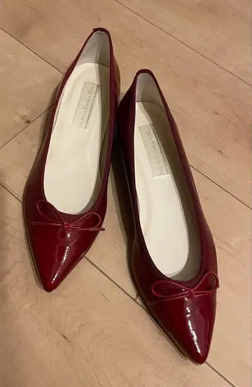 컬리 페리 플랫 펌프스