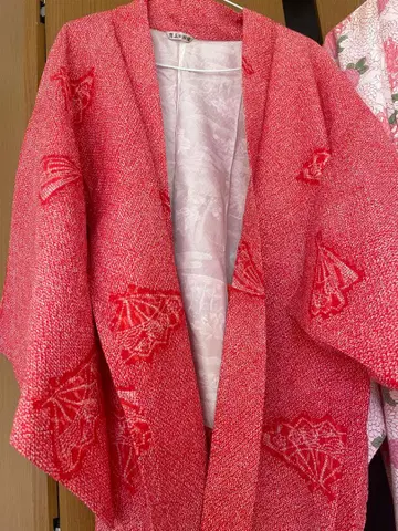 빨간 부채 무늬의 겉옷 기모노용 겉옷