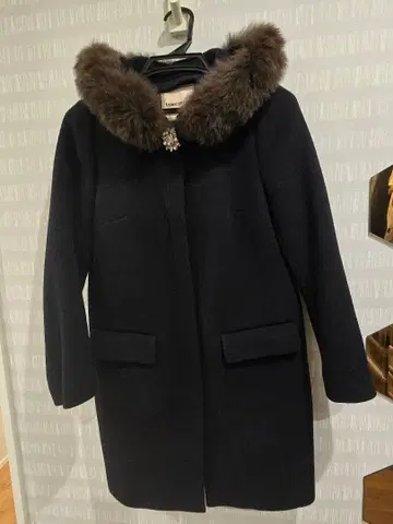 아푸와이저 리셰 네이비 롱 코트 퍼 포함