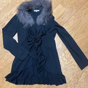 나라 까미체 퍼 프릴 가디건 블랙