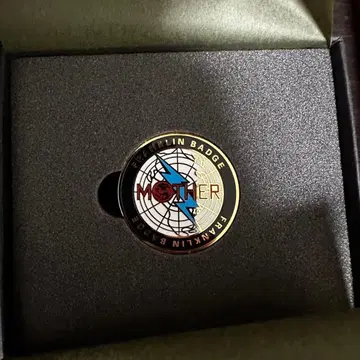 MOTHER 프랭클린 배지