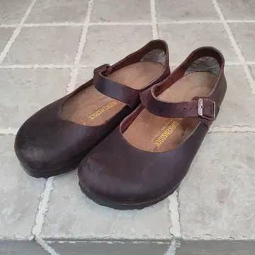 Birkenstock 브라운 샌들