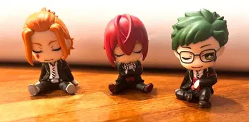 어깨 쿵 트위스테 리들 케이트 트레이