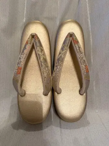 골드 조리 꽃무늬 하나오 사오리