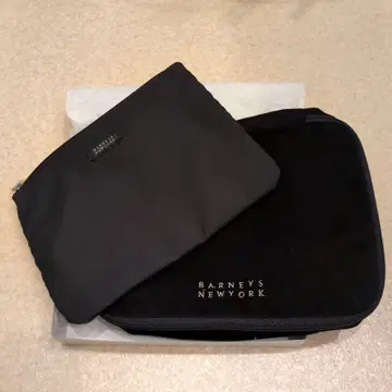 미사용 새상품 BARNEY'S NEW YORK 트래블 파우치 블랙