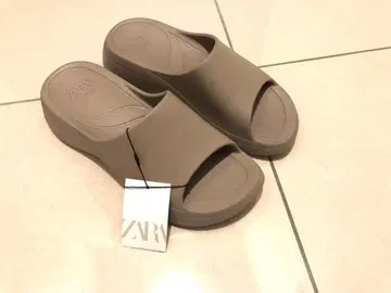 [ 새상품 ] zara 샌들