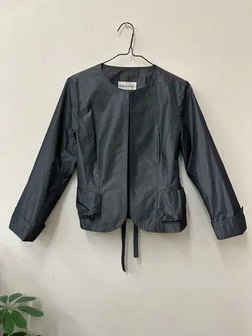 그레이 타프타 노카라 자켓