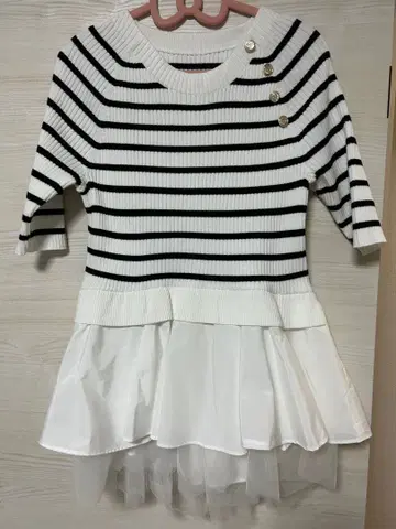 [ 택 포함 새상품 ] 스트라이프 니트탑 5부 소매 플레어