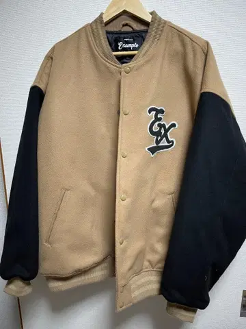 Example 바시티 자켓 베이지/블랙