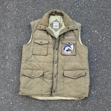 카키 퀼팅 다운 베스트