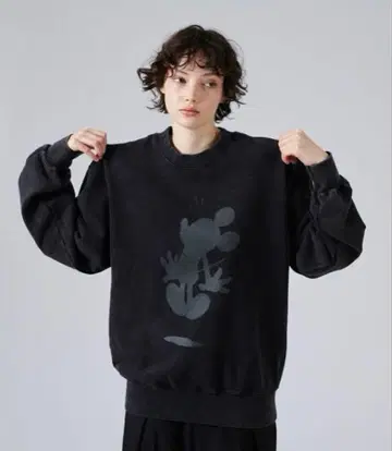 ONCILY [ 디즈니 / 미키마우스 ] 실루엣 모티브 맨투맨