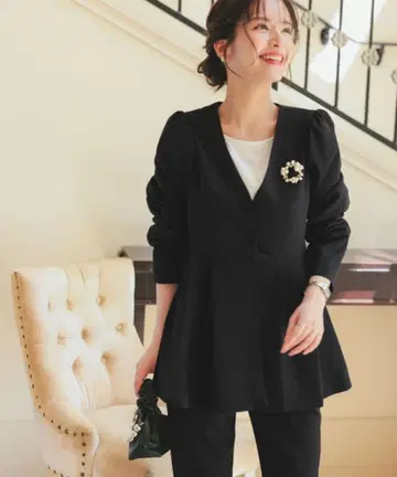 프릴 달린 자켓과 팬츠 셋업