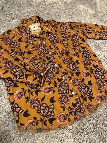 ZARA 머스타드 플라워 프린트 셔츠