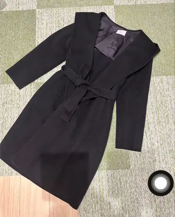 IENA 후드 부착 블랙 롱 코트