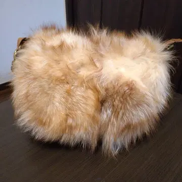 그레이스 콘티넨탈 퍼 숄더백 카멜