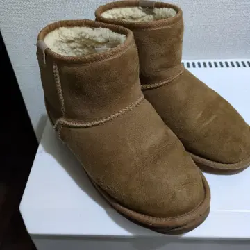 브라운 어그 부츠 emu