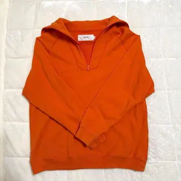 JANE SMITH / 하프 지퍼 스웨트