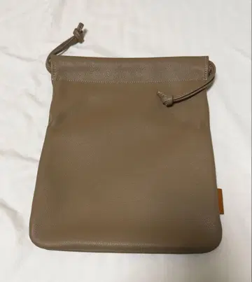 미사용 SOMES 베이지 가죽 복조리 백