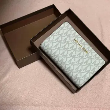 MICHAEL KORS 이단 접이식 지갑 화이트/베이지