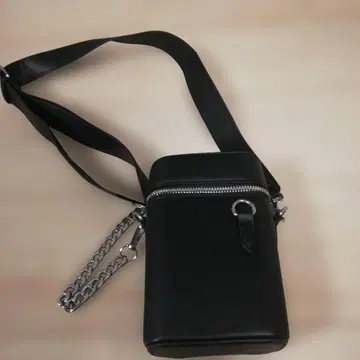 블랙 합성 피혁 숄더백