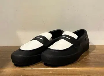 블랙 화이트 슬립온 스니커즈 [ VANS ]