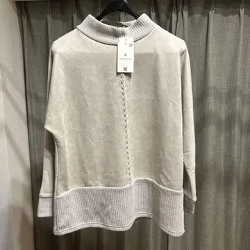 택 포함 미사용 새상품 스웨이드 느낌 풀오버 니트