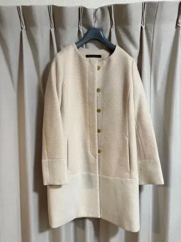 베이지 노카라 롱 코트