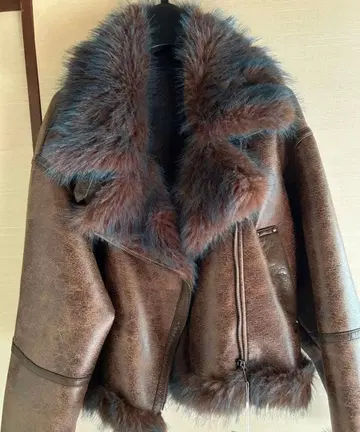 MURUA 카멜 퍼 무스탕 블루종