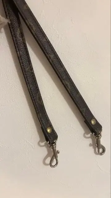 LV 모노그램 숄더 스트랩