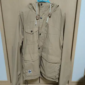 참스 베이지 마운틴 파카