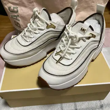 마이클코어스 스니커즈 26일까지 한정판 판매 24cm